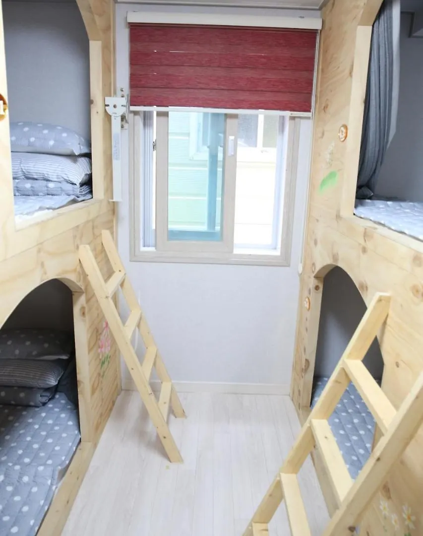 Capsule hotel Coco Capsule Guesthouse Busan