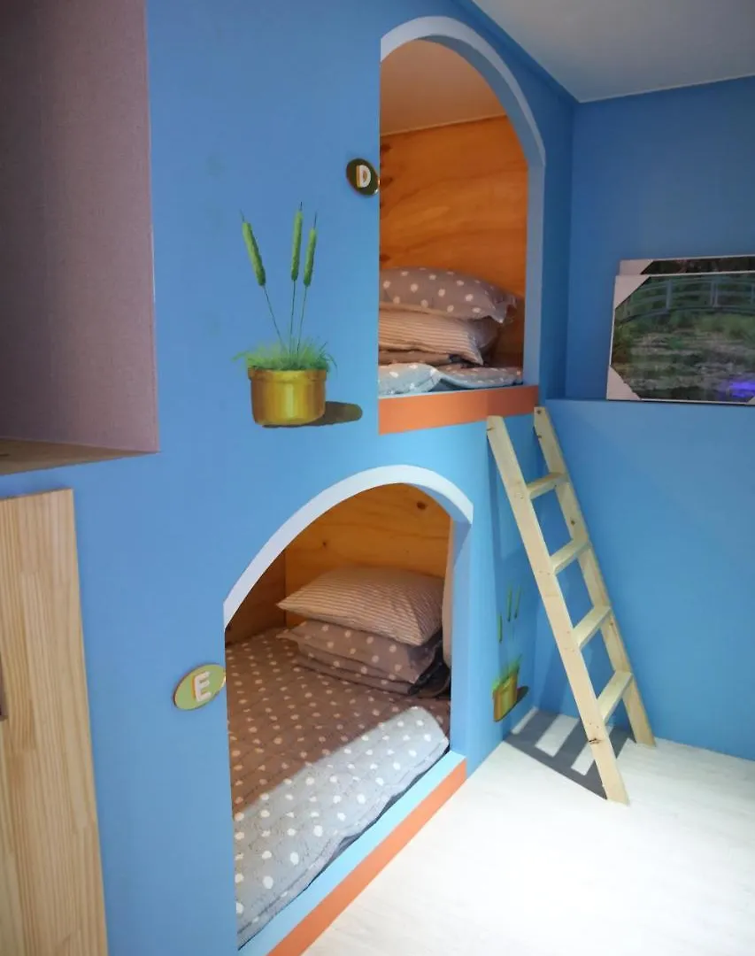 ** Capsule hotel Coco Capsule Guesthouse Busan South Korea