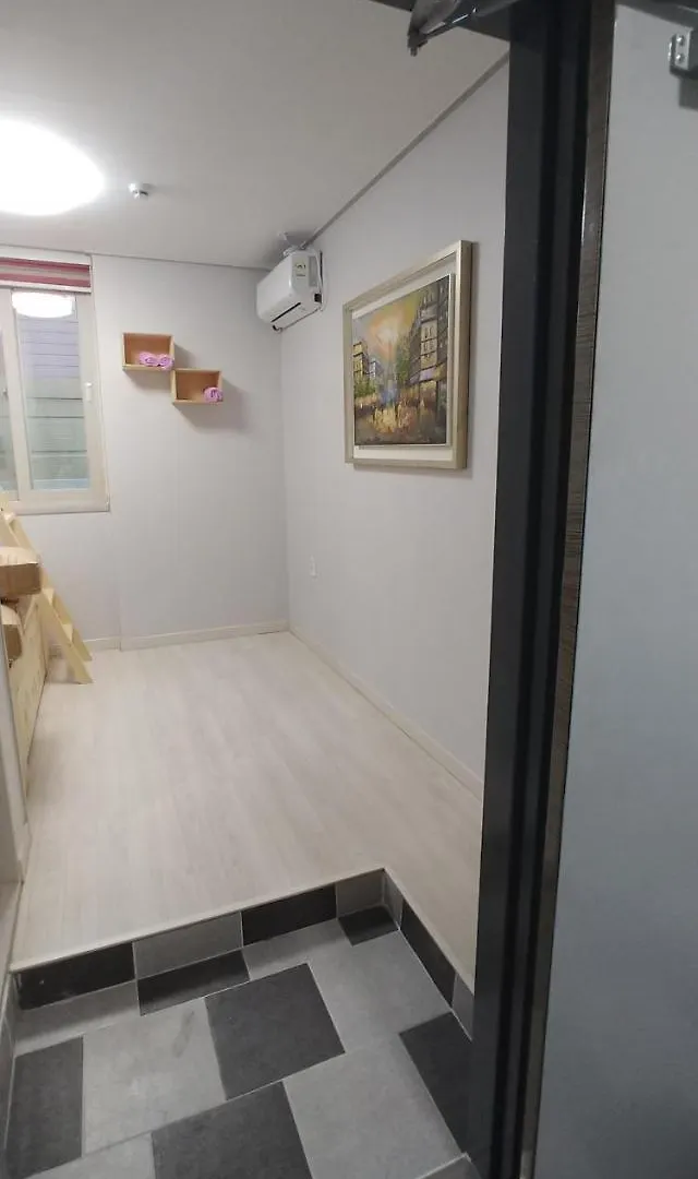 Capsule hotel Coco Capsule Guesthouse Busan
