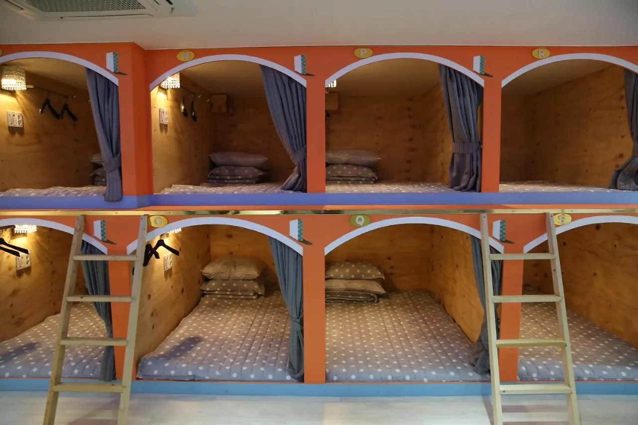 Coco Capsule Guesthouse Busan