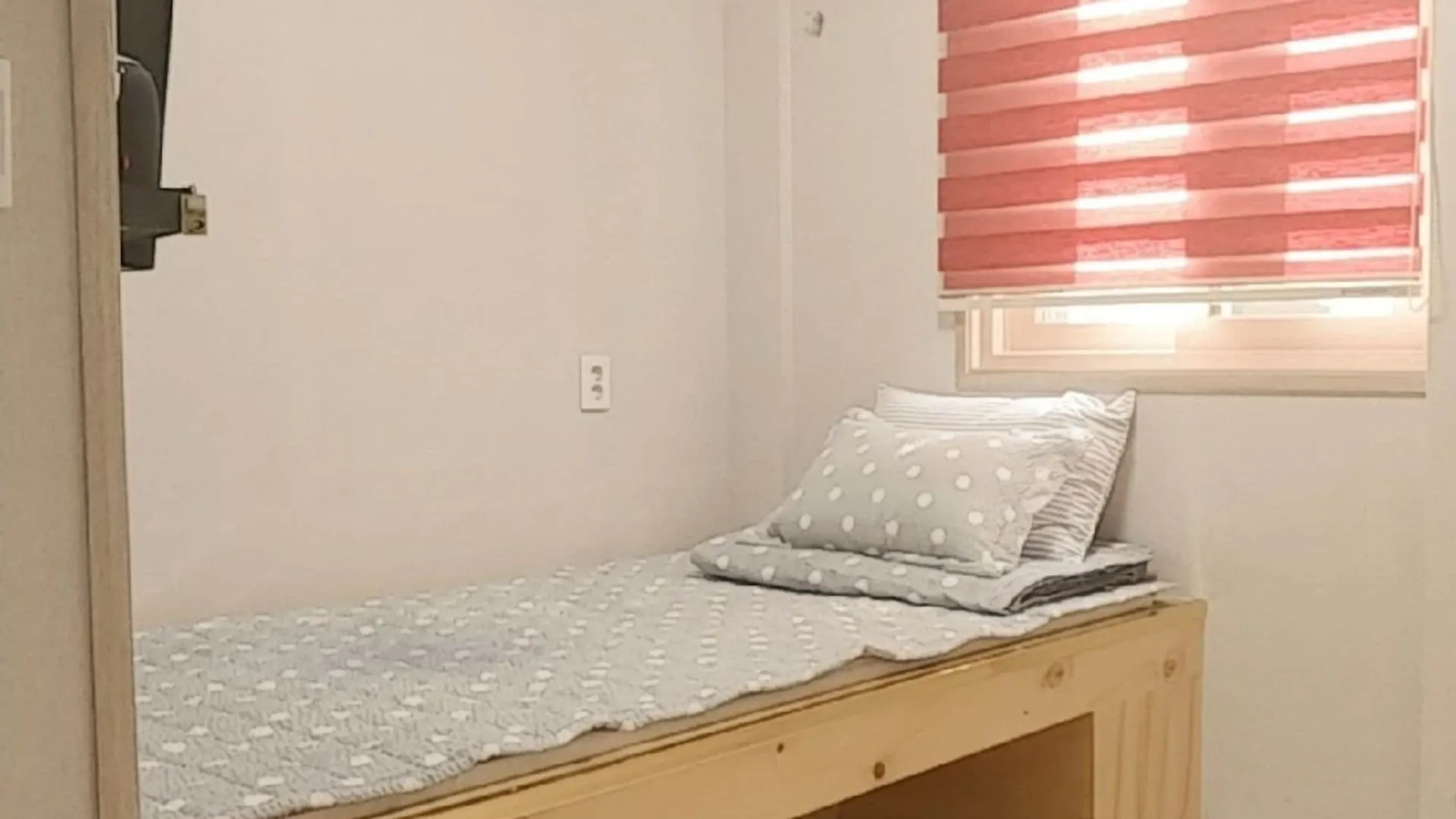 Coco Capsule Guesthouse Busan 2*,