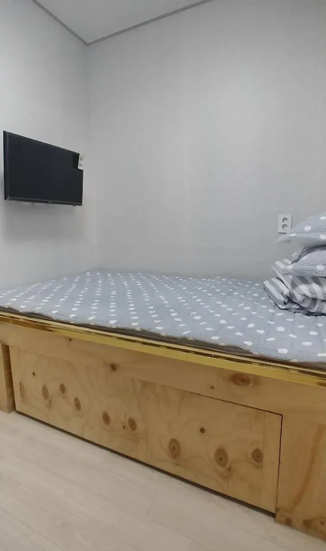 Coco Capsule Guesthouse Busan